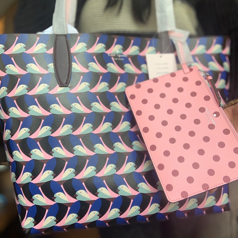 Limited edition 🔥Authentic Kate Spade Reversible leather tote/wristlet - Picture 8 of 8